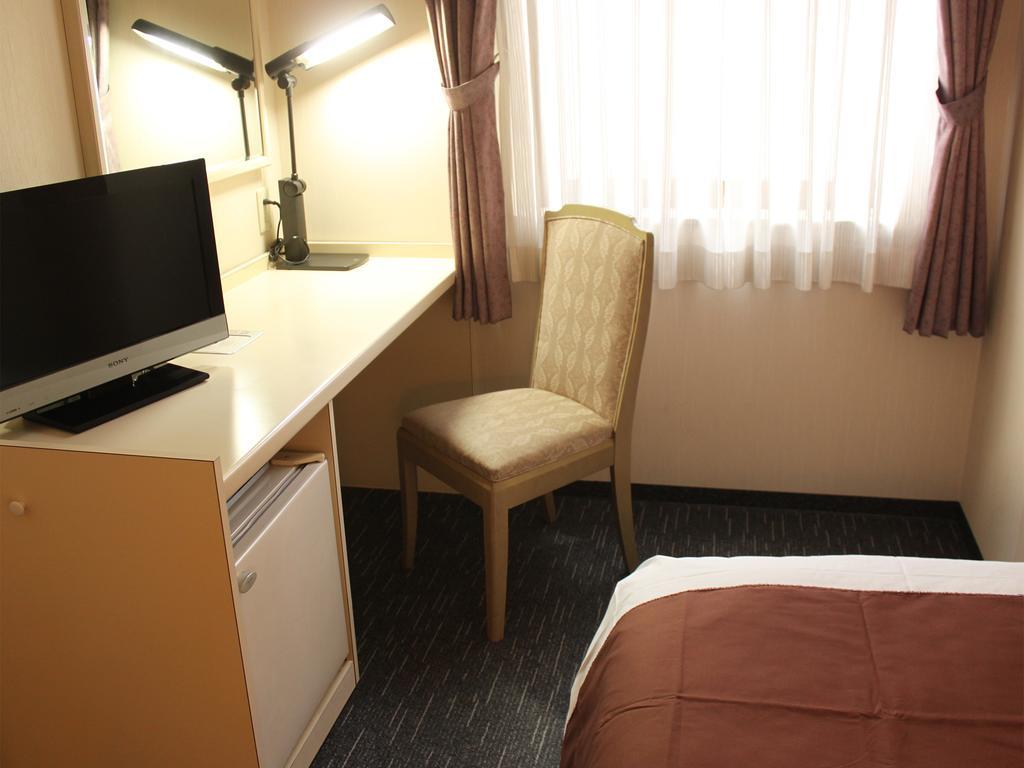 Livemax Budget Chofu-ekimae Hotel